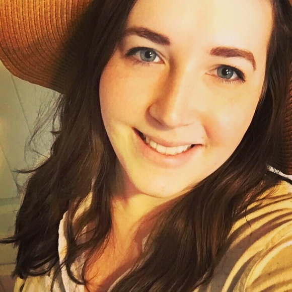 Meet your Posher, Kelsie - Picture 2 of 2